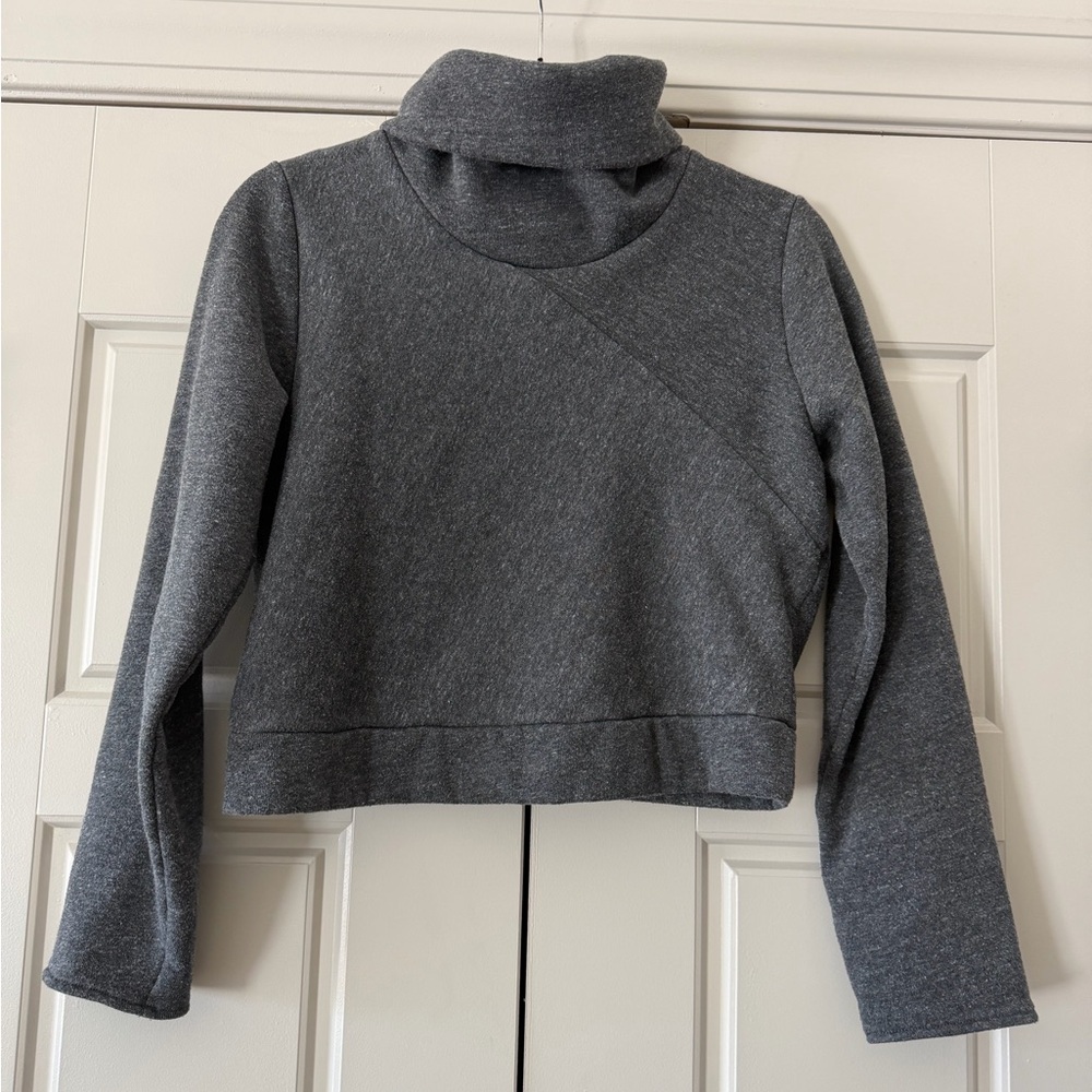 ALO Women's Gray Turtleneck Cropped Sweater